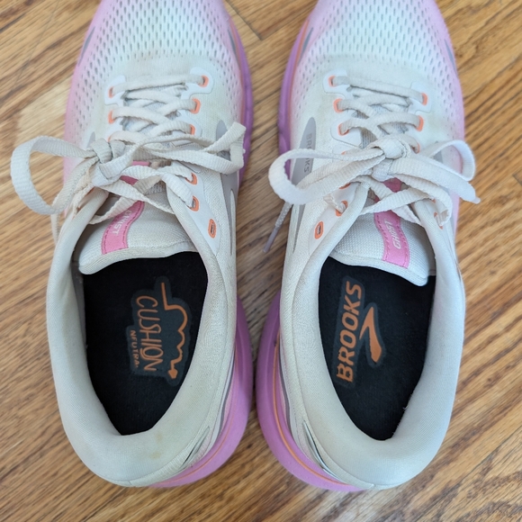 Brooks Ghost 15 Pink and White Running Shoes Size Womens 10 - Picture 4 of 6